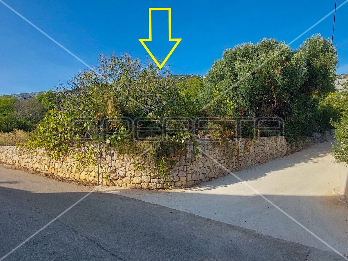 Land For sale - SPLITSKO-DALMATINSKA HVAR