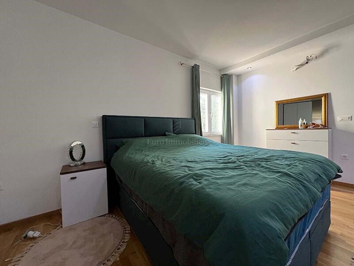 Apartma Na predaj - SPLITSKO-DALMATINSKA TUČEPI