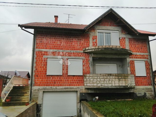 Maison à vendre 510 m² – Kutina