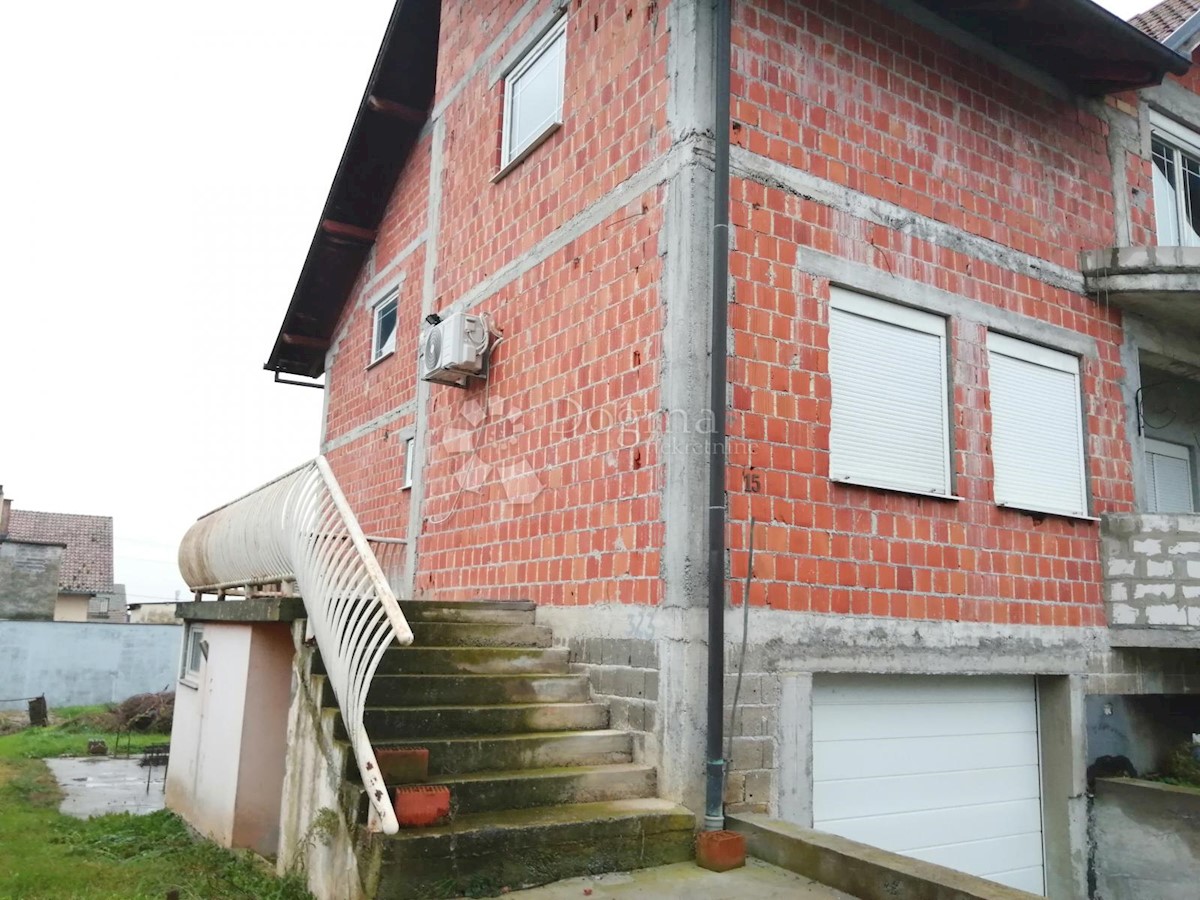 Haus Zu verkaufen - SISAČKO-MOSLAVAČKA KUTINA