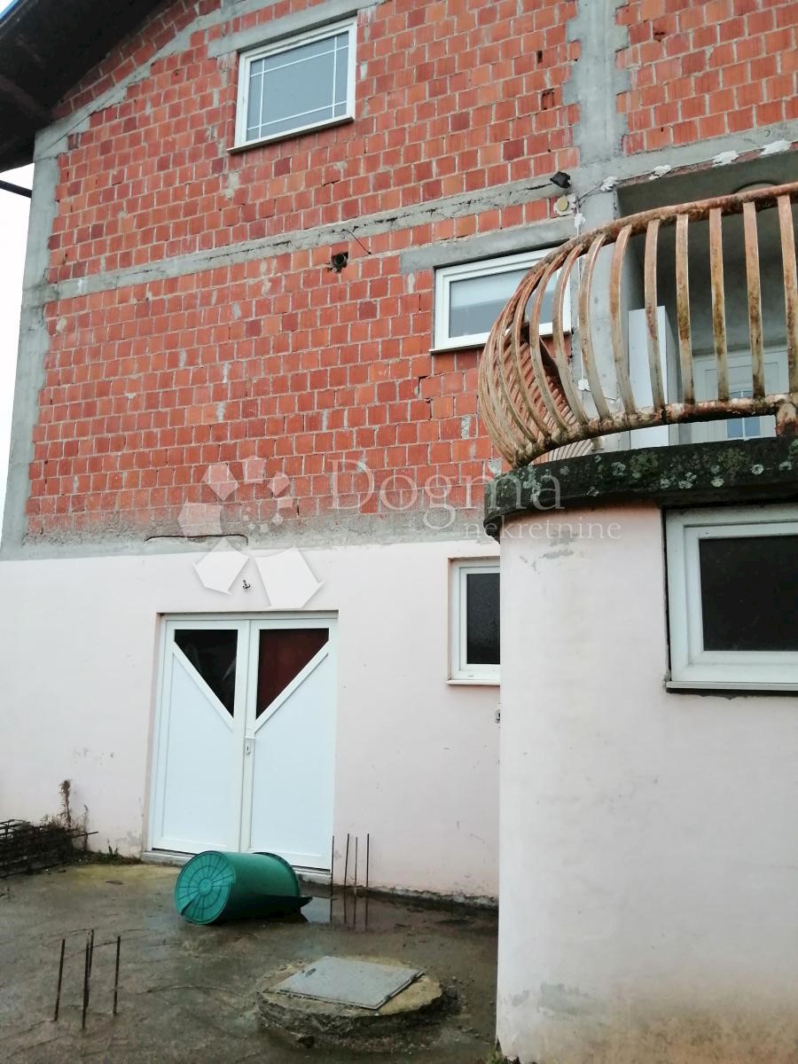 Haus Zu verkaufen - SISAČKO-MOSLAVAČKA KUTINA