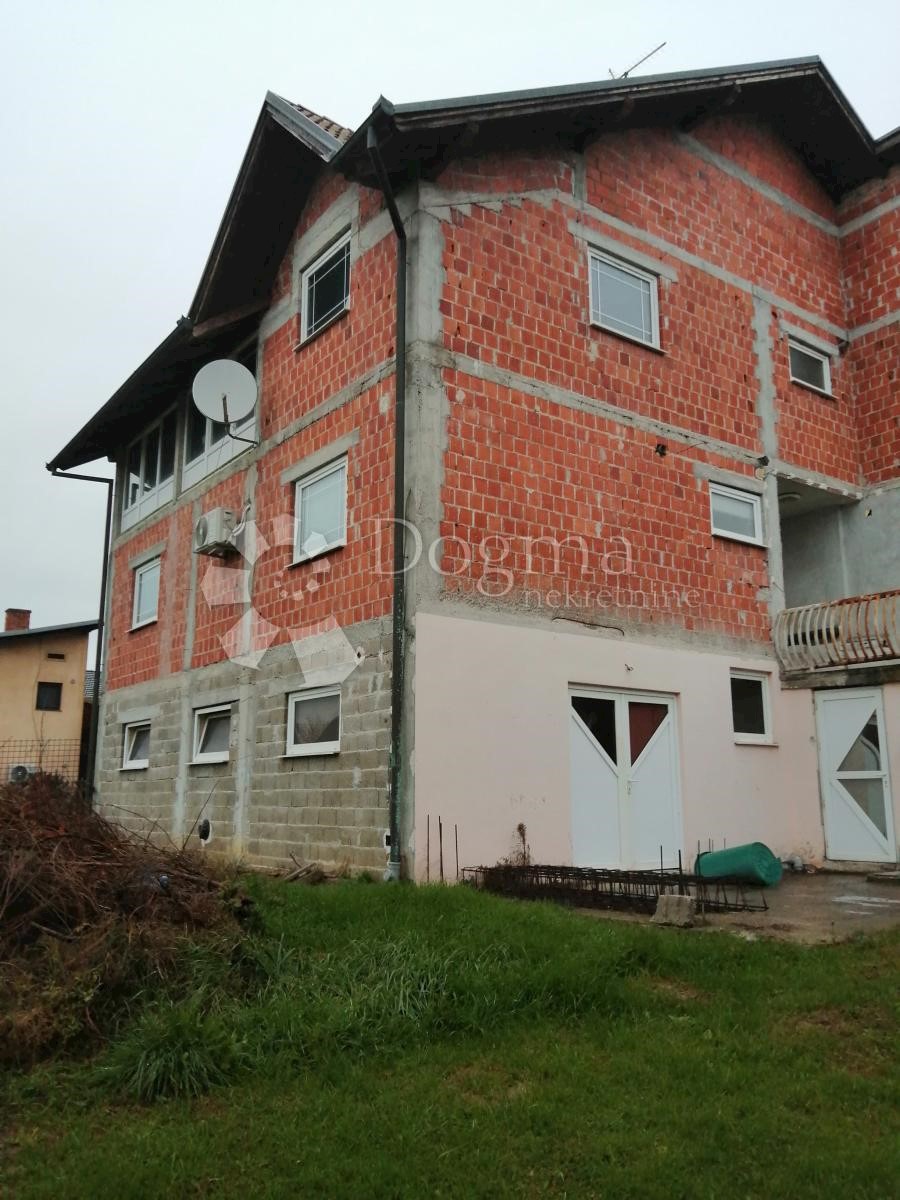 Haus Zu verkaufen - SISAČKO-MOSLAVAČKA KUTINA
