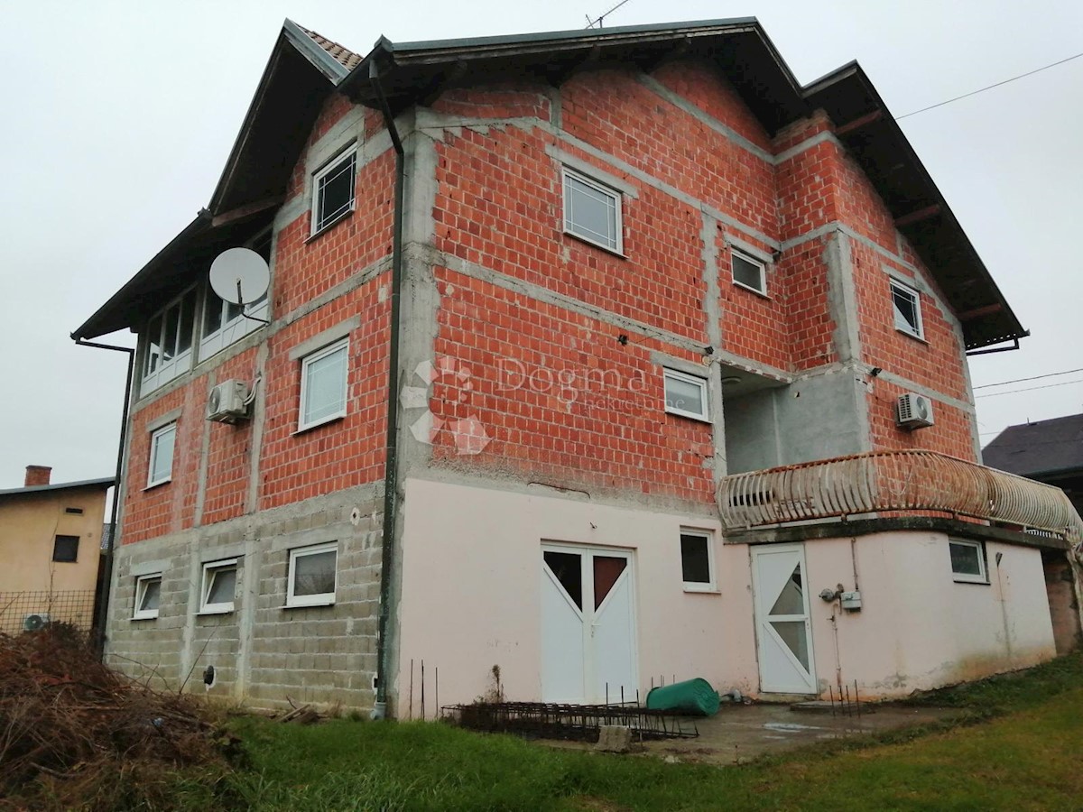 Haus Zu verkaufen - SISAČKO-MOSLAVAČKA KUTINA
