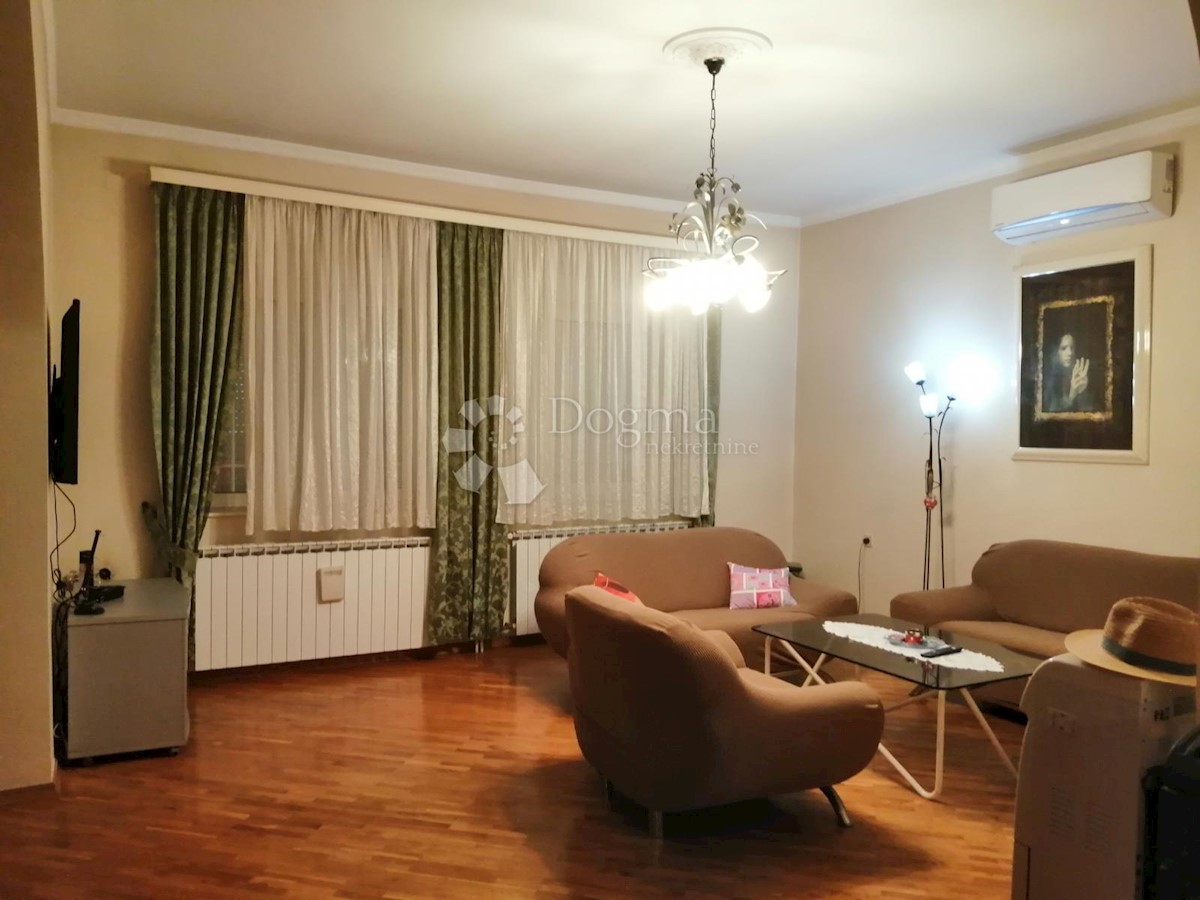 Haus Zu verkaufen - SISAČKO-MOSLAVAČKA KUTINA