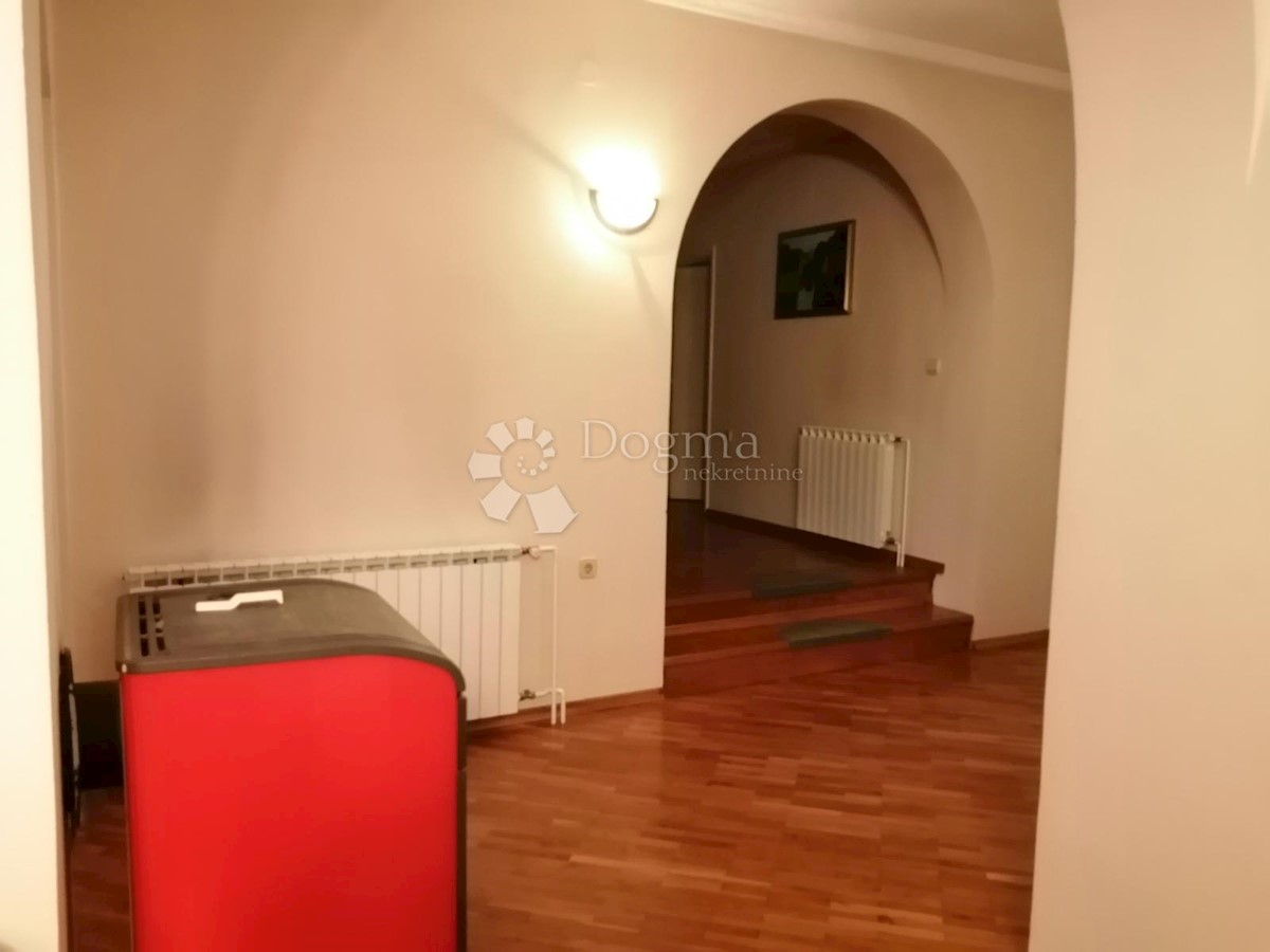 Haus Zu verkaufen - SISAČKO-MOSLAVAČKA KUTINA