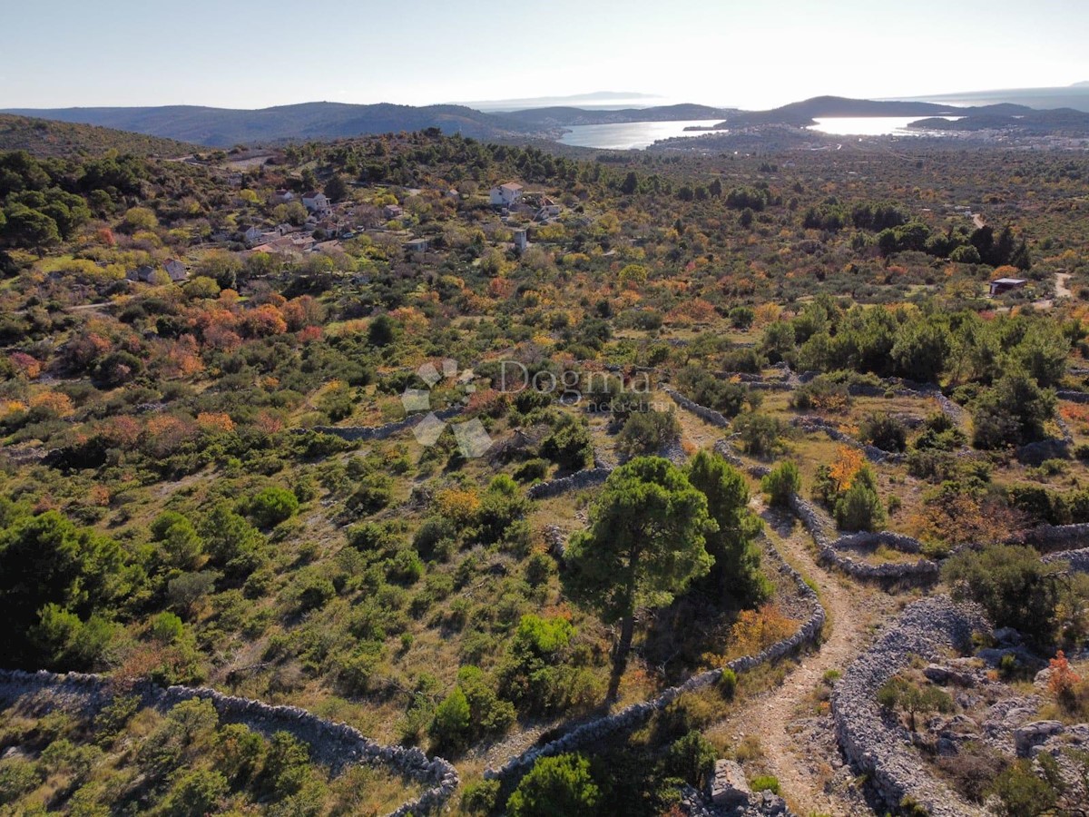 Land For sale - ŠIBENSKO-KNINSKA ROGOZNICA