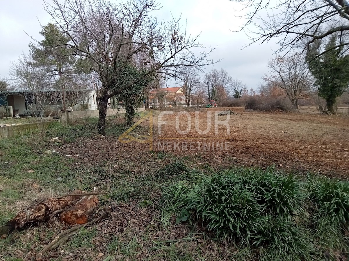 Land For sale - ISTARSKA VIŠNJAN