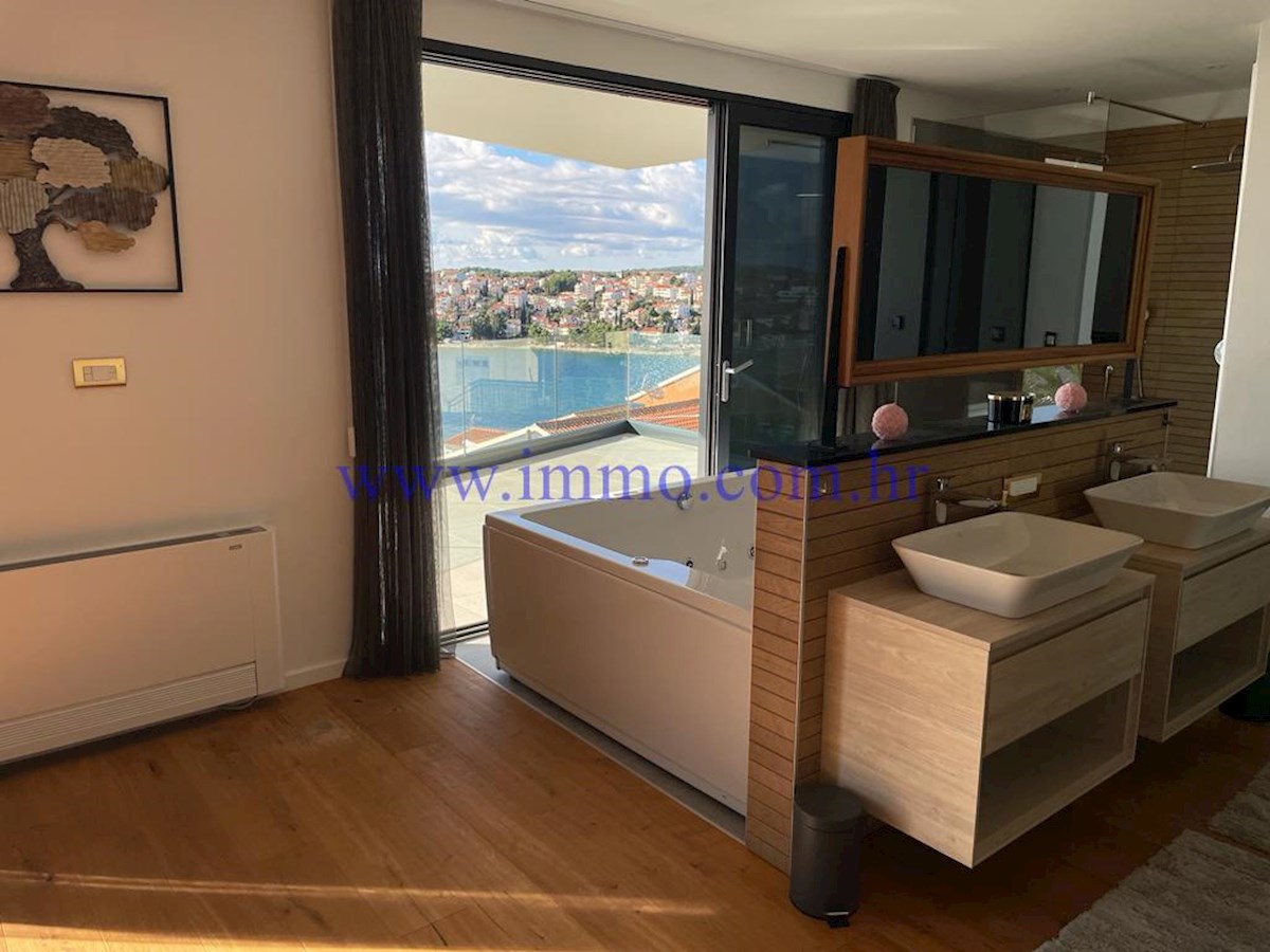 Casa In vendita - SPLITSKO-DALMATINSKA ČIOVO