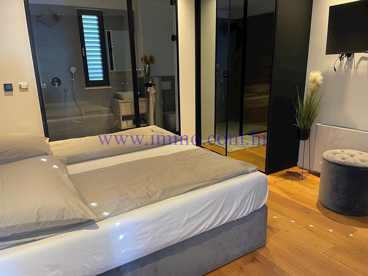 Casa In vendita - SPLITSKO-DALMATINSKA ČIOVO