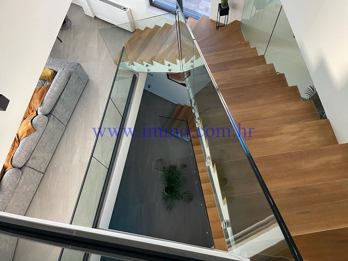 Casa In vendita - SPLITSKO-DALMATINSKA ČIOVO