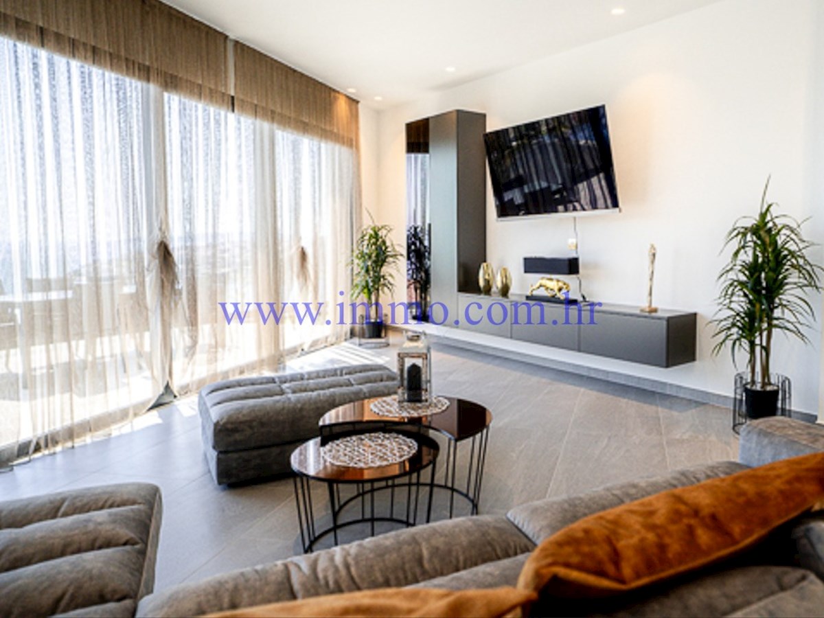 Casa In vendita - SPLITSKO-DALMATINSKA ČIOVO