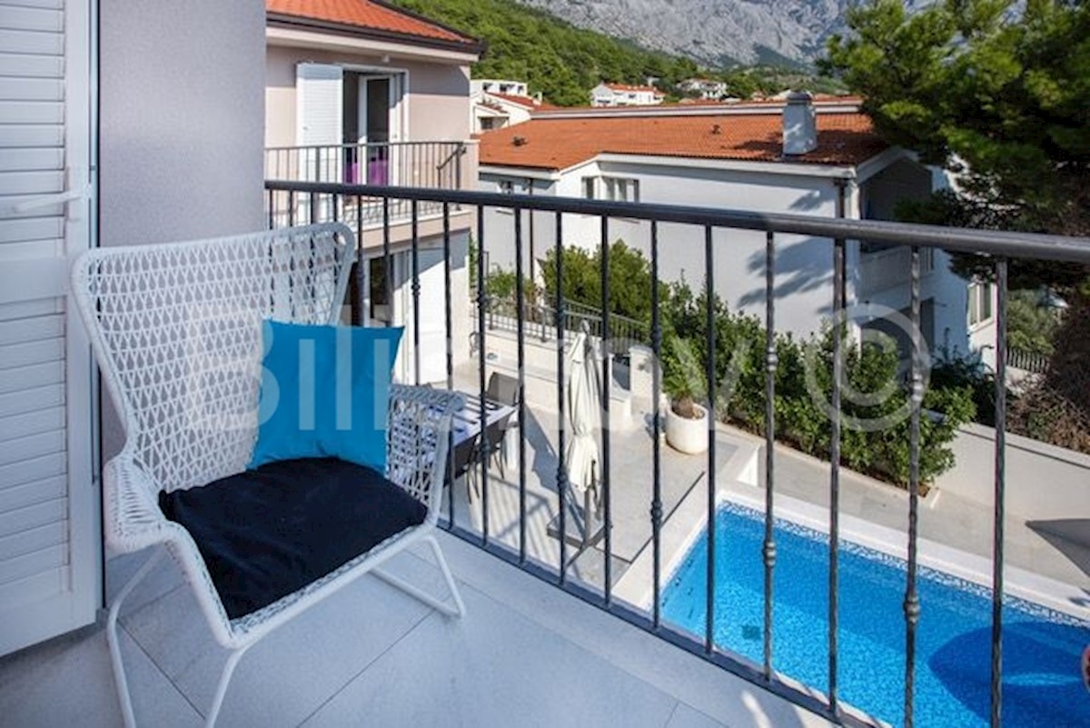 Casa In vendita - SPLITSKO-DALMATINSKA BAŠKA VODA