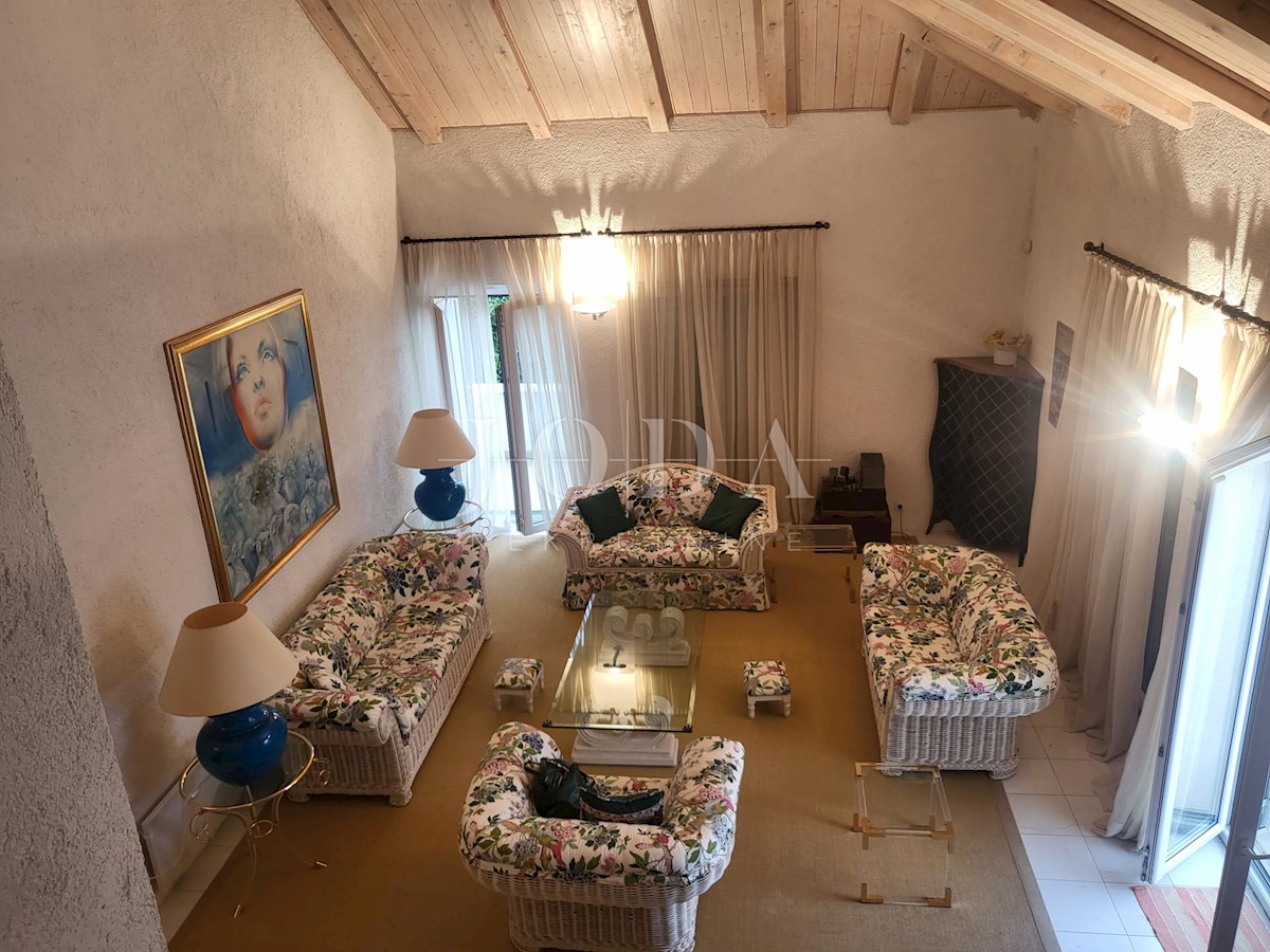 Kuća Na prodaju - PRIMORSKO-GORANSKA VINODOLSKA OPĆINA