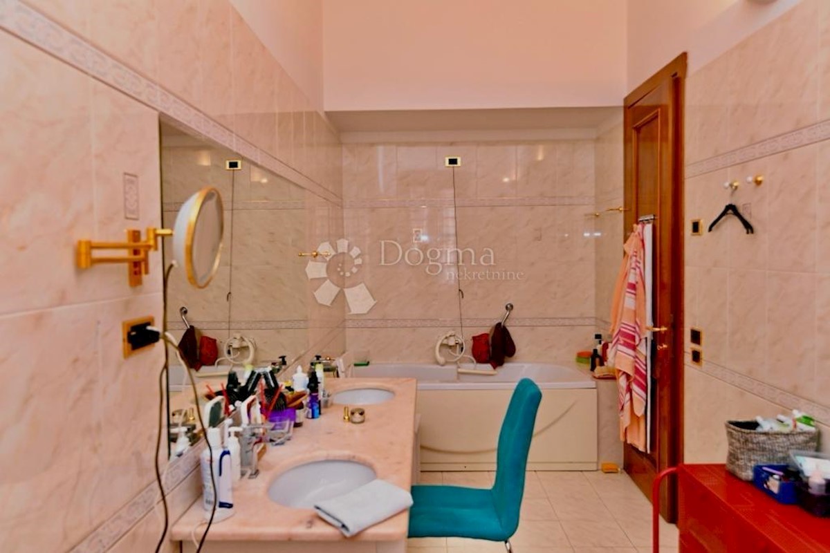 Flat For rent - PRIMORSKO-GORANSKA Rijeka