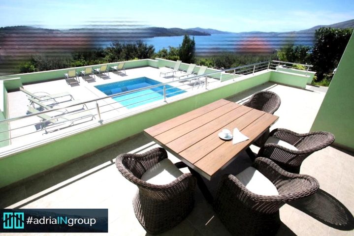 Casa in vendita 591 m² – Okrug Gornji