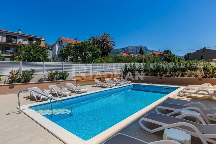 Casa in vendita 400 m² – Kaštel Lukšić