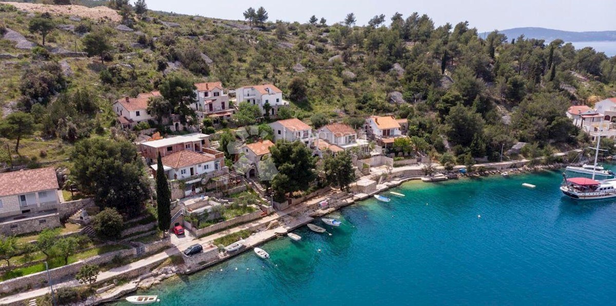 House For sale - SPLITSKO-DALMATINSKA BRAČ