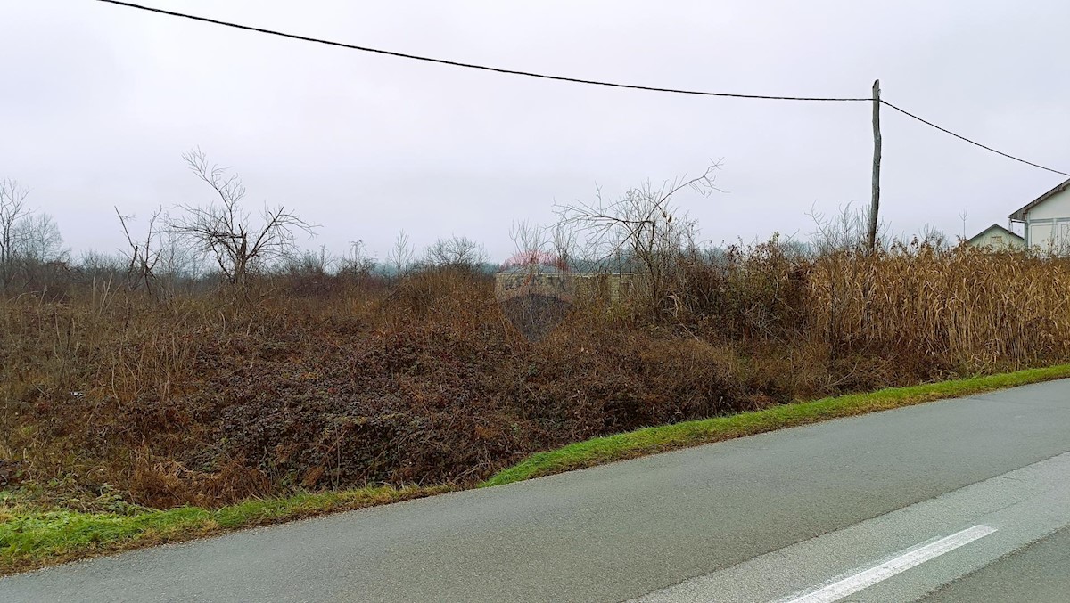 Terreno In vendita - KARLOVAČKA KARLOVAC