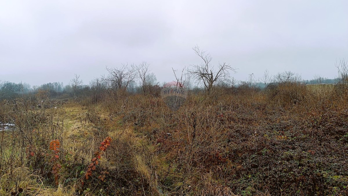 Terreno In vendita - KARLOVAČKA KARLOVAC