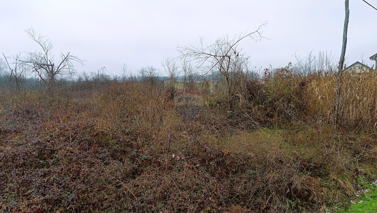 Terreno In vendita - KARLOVAČKA KARLOVAC