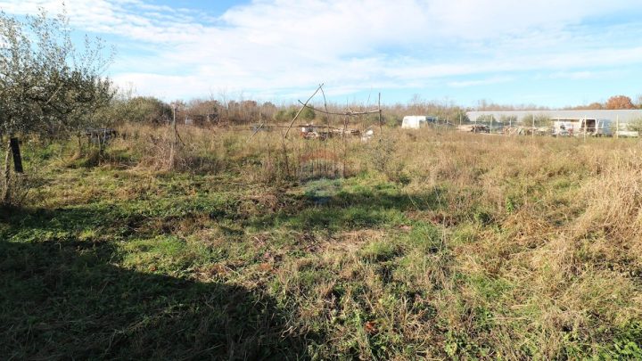 Zemljište na prodaju 1110 m² – Kaštelir