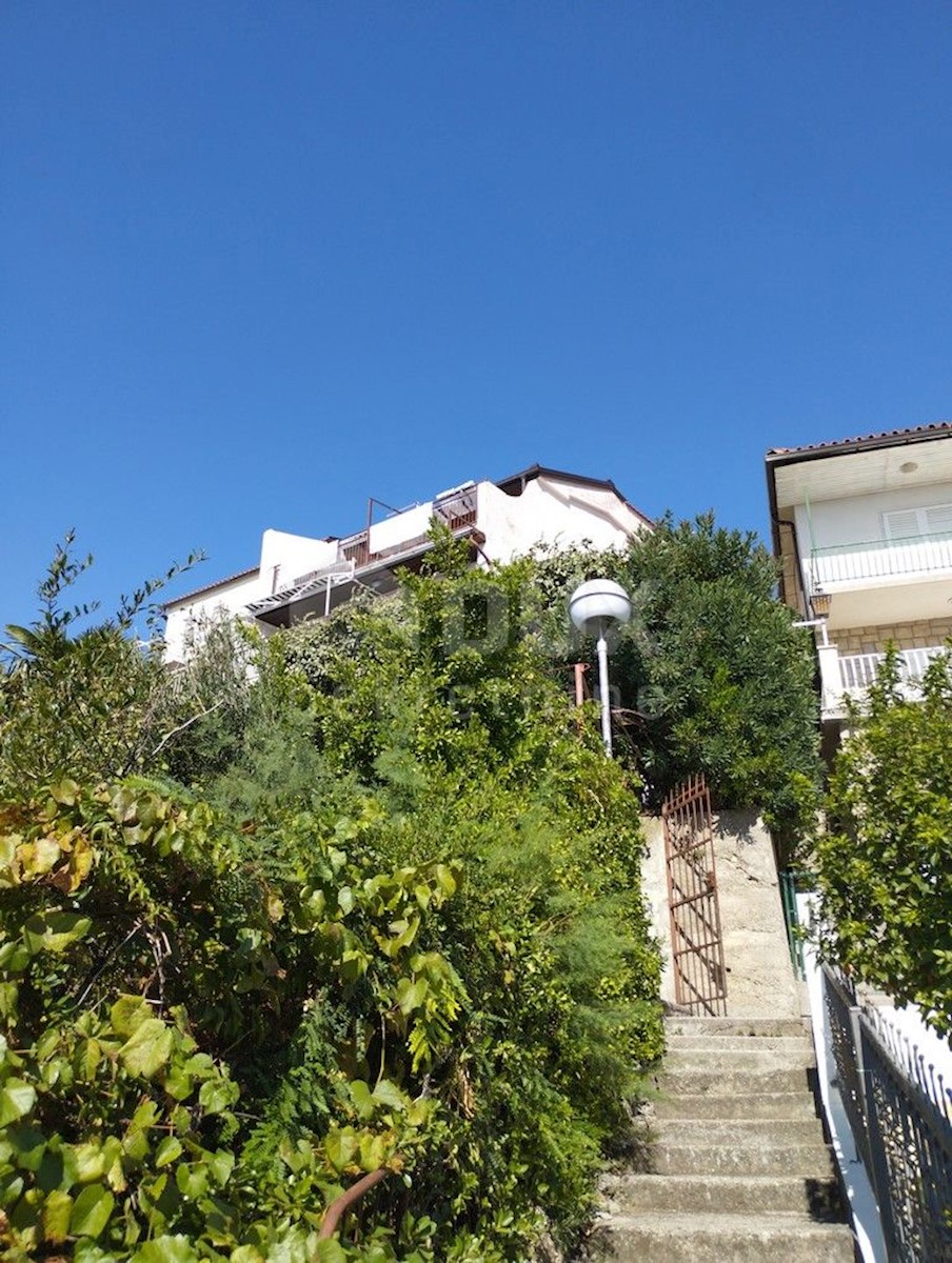 House For sale - SPLITSKO-DALMATINSKA BAŠKA VODA