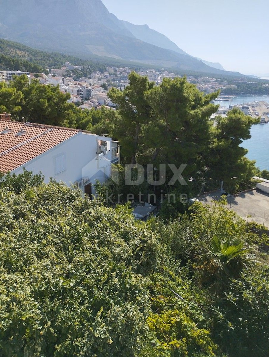 House For sale - SPLITSKO-DALMATINSKA BAŠKA VODA