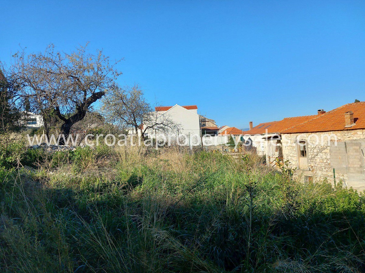 Land For sale - SPLITSKO-DALMATINSKA BRAČ