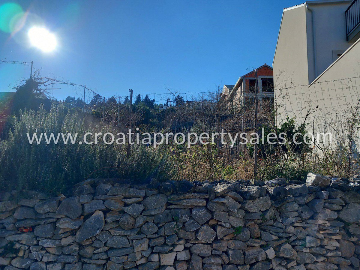 Land For sale - SPLITSKO-DALMATINSKA BRAČ