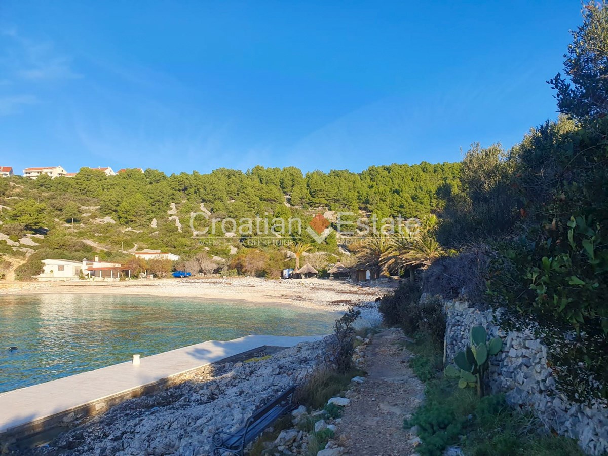 Land For sale - SPLITSKO-DALMATINSKA HVAR