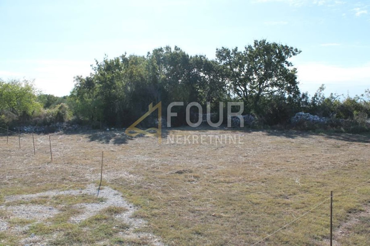 Land For sale - ISTARSKA VODNJAN