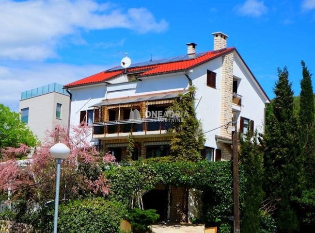 Hiša na predaj 500 m² – Dramalj