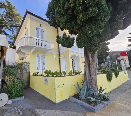 Poslovni prostori na predaj 220 m² – Omišalj