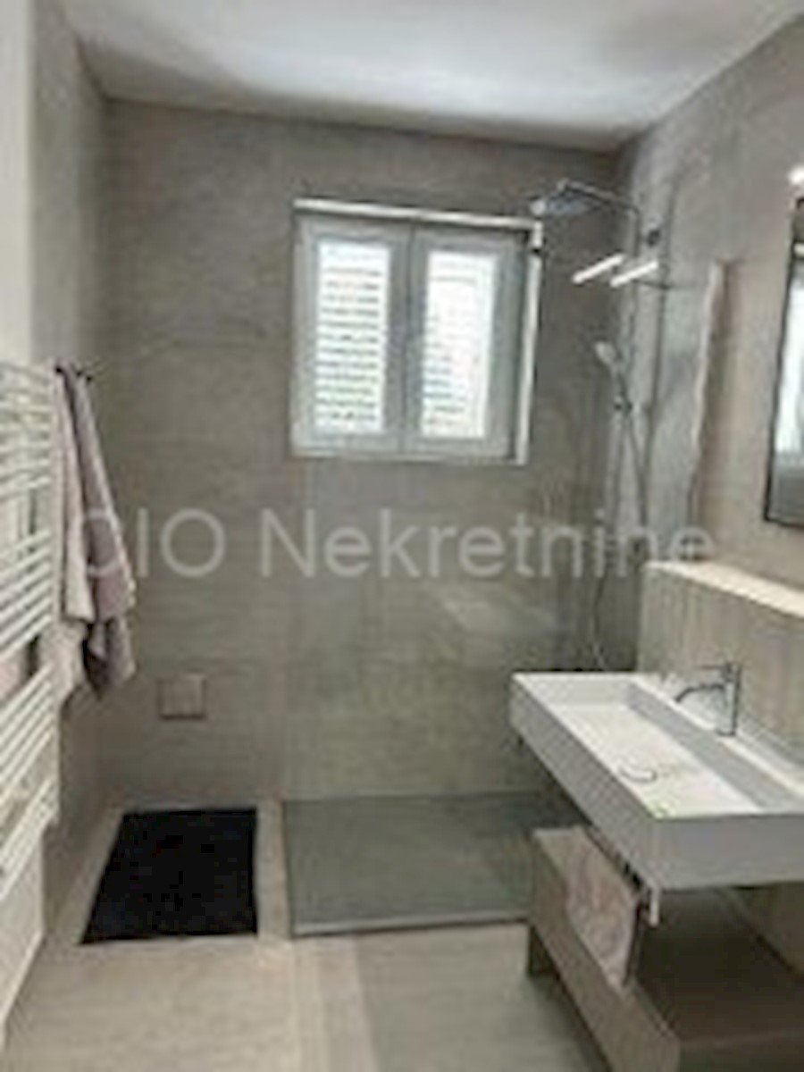 Appartement À louer - SPLITSKO-DALMATINSKA SPLIT