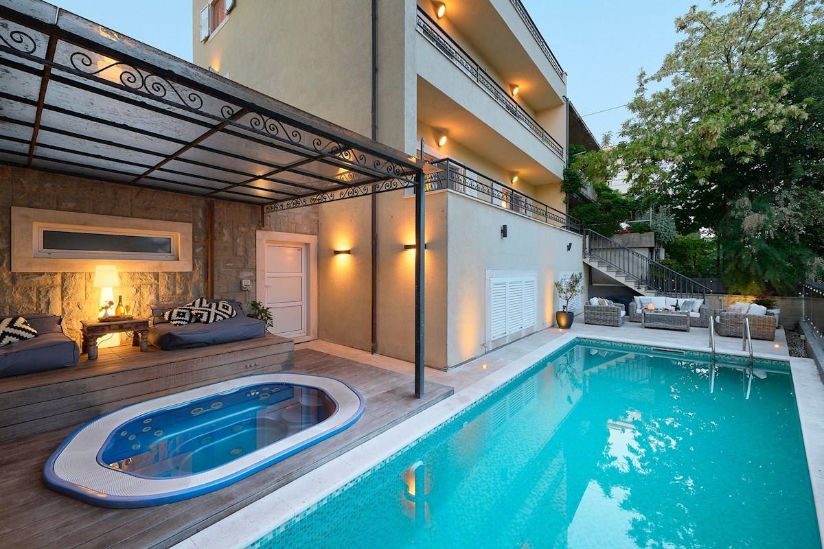 Casa In vendita - SPLITSKO-DALMATINSKA SPLIT