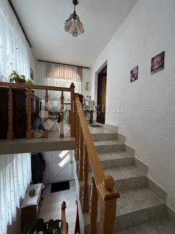 Kuća Na prodaju - Ličko-senjska Senj - foto 5/13