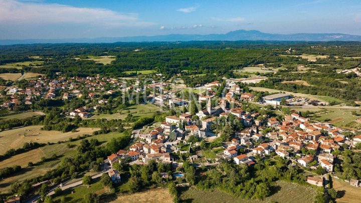 Terreno in vendita 20000 m² – Jurići