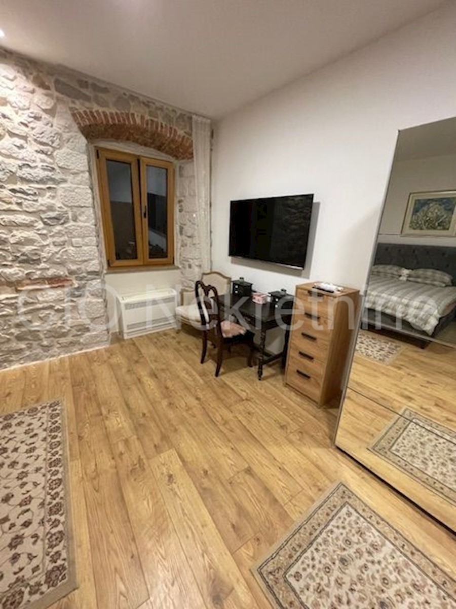 Appartement À louer - SPLITSKO-DALMATINSKA SPLIT