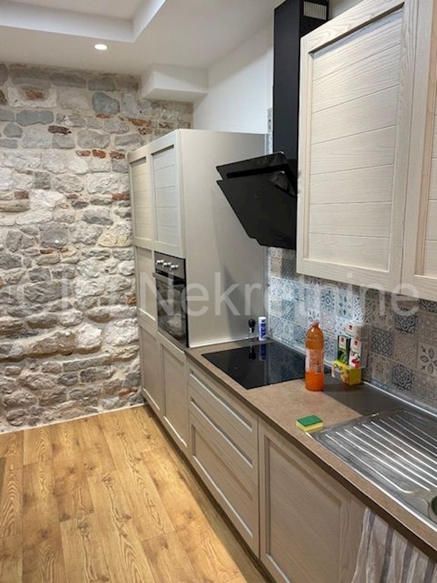 Appartement À louer - SPLITSKO-DALMATINSKA SPLIT