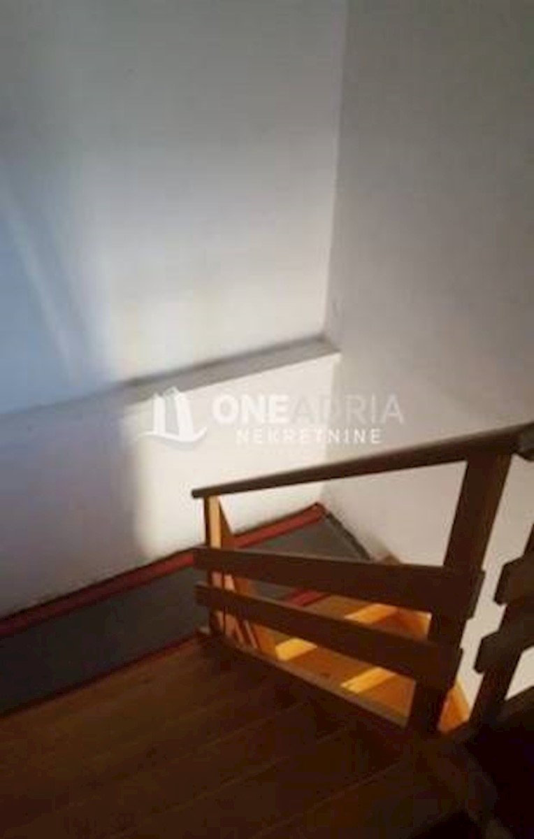 Kuća Na prodaju - PRIMORSKO-GORANSKA VINODOLSKA OPĆINA