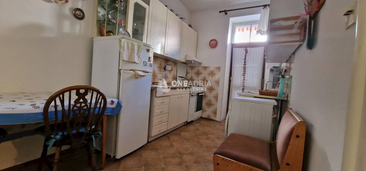 Stan Na prodaju - PRIMORSKO-GORANSKA CRIKVENICA