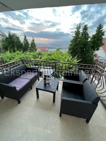 Maison à vendre 350 m² – Podstrana