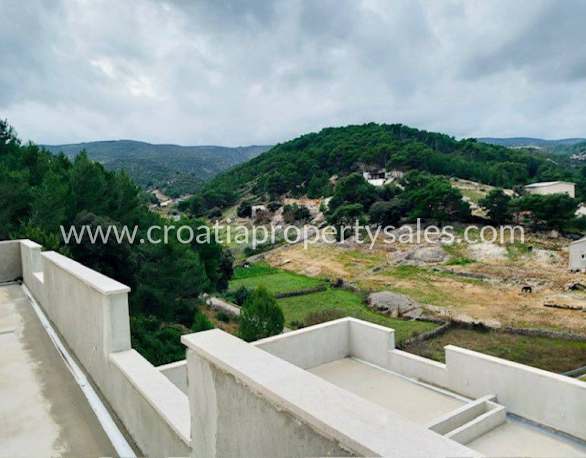 Flat For sale - SPLITSKO-DALMATINSKA BRAČ