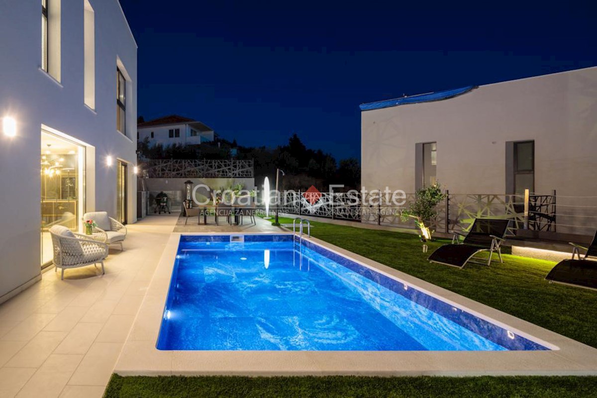 Casa In vendita - SPLITSKO-DALMATINSKA SPLIT