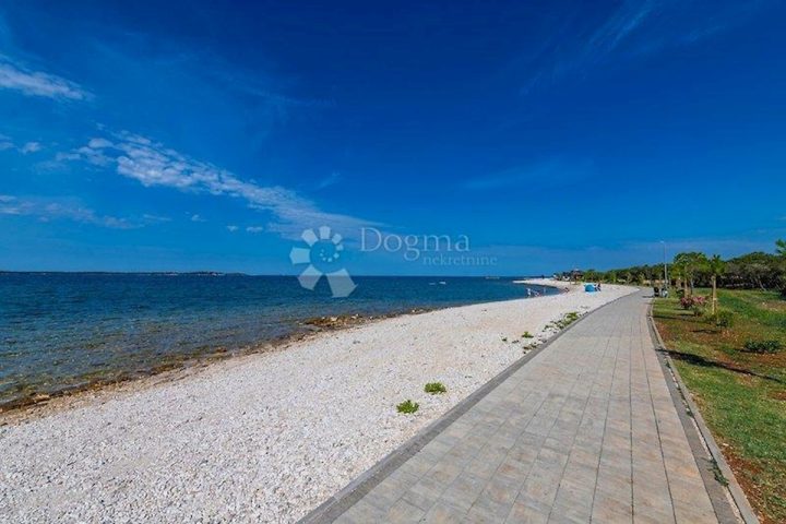 Land for sale 520 m² – Peroj