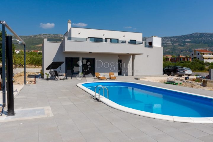 Maison à vendre 225 m² – Kaštel Novi