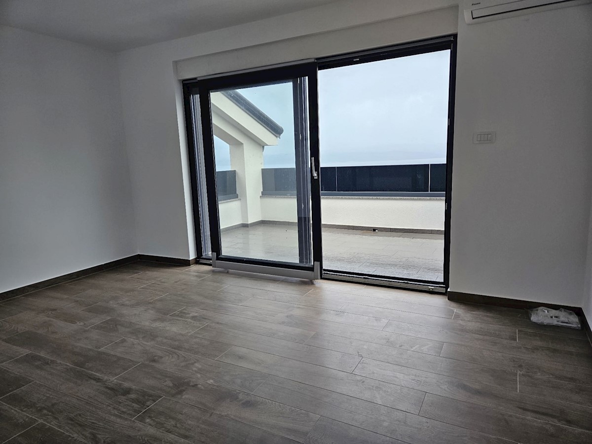 Apartma Na predaj - PRIMORSKO-GORANSKA CRIKVENICA