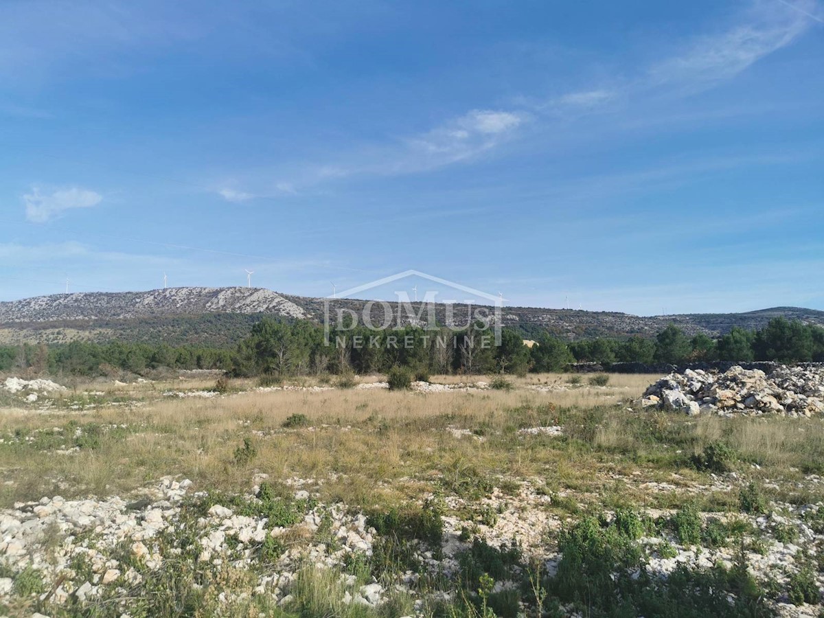 Land For sale - ŠIBENSKO-KNINSKA ŠIBENIK