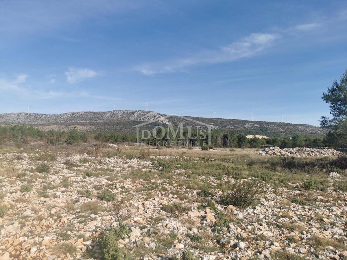 Land For sale - ŠIBENSKO-KNINSKA ŠIBENIK