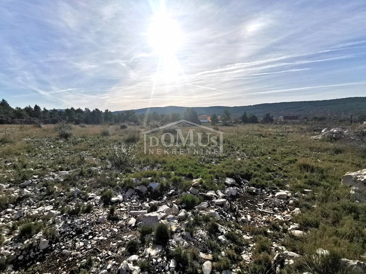 Land For sale - ŠIBENSKO-KNINSKA ŠIBENIK